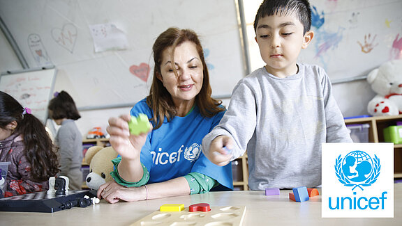 © UNICEF/UN0806130/Karacan